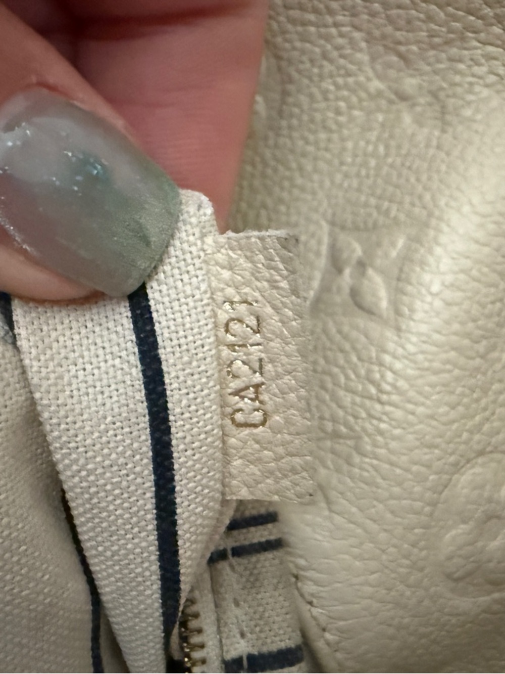 Louis Vuitton Artsy MM Ivory Imprint - Picture 7 of 14